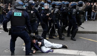 Почти 500 са задържаните при протестите във Франция Те са
