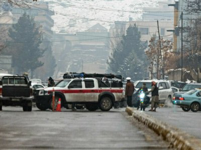 Най малко шестима цивилни заинаха при самоубийствен атентат в столицата на Афганистан в