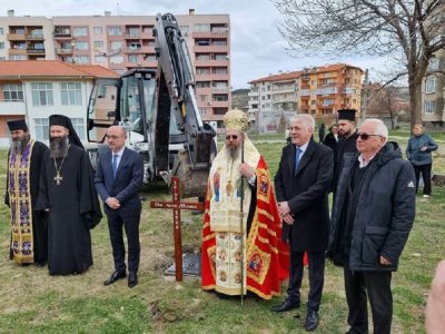 Първа копка на нов православен храм Свети Мина беше направена
