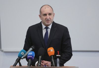 Президентът Румен Радев изрази позицията си за бомбените заплахи които
