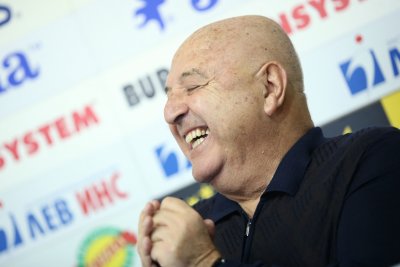 Венци Стефанов смекчи тона: Десподов не трябва да е капитан, страдаме, че не се налагат българи в родните клубове