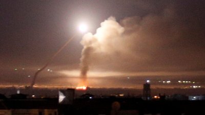 5 ранени при израелски въздушен удар в Сирия