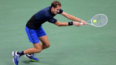 Руснакът Даниил Медведев спечели турнира по тенис на твърда настилка