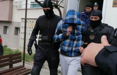 Ученикът, плашил Пловдив с бомби, остава 15 дни в дом за временно настаняване