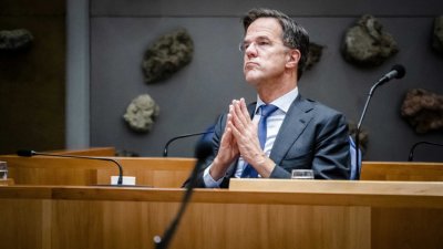 Правителството на нидерландския премиер Марк Рюте се изправя пред вот
