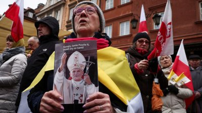 Хиляди поляци демонстрираха в неделя в защита на доброто име