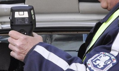 Пиян професионален шофьор се заби с ТИР в крайпътна канавка
