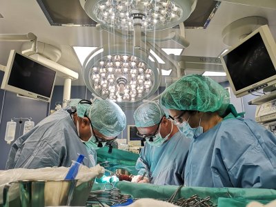 Трансплантираха успешно черен дроб на мъж във ВМА