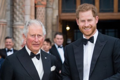 Принц Хари ще присъства на коронацията на баща си Чарлз