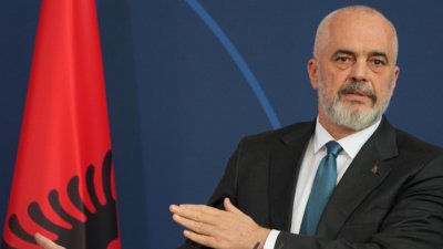 Албания гони средна заплата от 900 евро