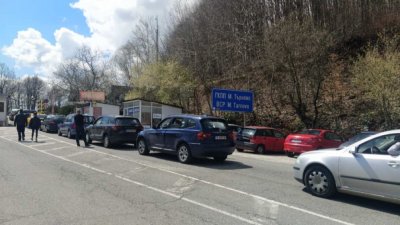 Тапа на ГКПП "Малко Търново", шофьори чакат по 3 часа да преминат