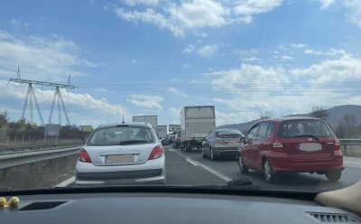 Огромни задръствания на изхода на София към магистрала „Тракия“