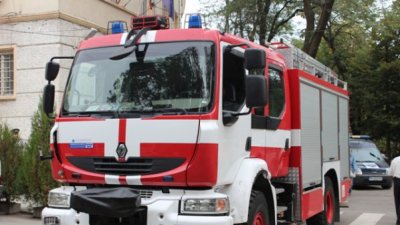 Трима са в болница след пожара в жилище в Смолян 