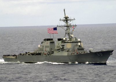 Китайските военни са проследили американския военен кораб при преминаването му вчера през Тайванския проток