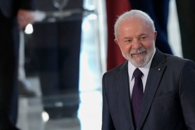 Бразилският президент Лула да Силва пристигна в Португалия за първото
