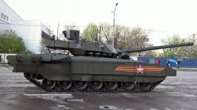 Русия е започнала да използва новия си танк Т 14 Армата