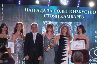 Елеонора Иванова е тазгодишният носител на наградата за млади творци
