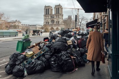 Стачките и боклуците в Париж привличат още повече туристите