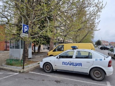 Двама криминално проявени мъже са задържани в сливенското село Желю