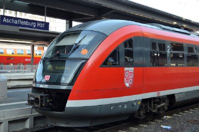 Бум: Германците пътуват с влакове, рейсове и метро за 49 евро