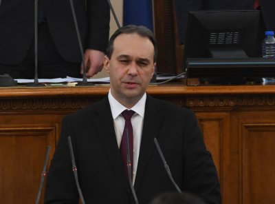 Бившият министър на отбраната Драгомир Заков опроверга слуховете че ще