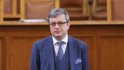 Депутатът от ГЕРБ Тома Биков отхвърли възможността партията му да