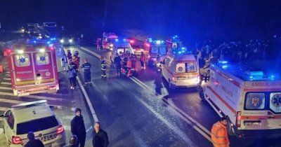 Над тридесет ученици пострадаха при катастрофа в Румъния