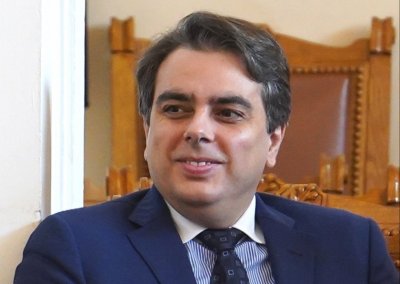 Съпредседателят на Продължаваме промяната Асен Василев коментира в кулоарите на