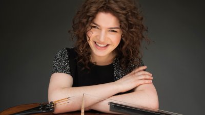 Младата виолончeлистка Юлия Хаген ще дебютира със Софийската филхармония на