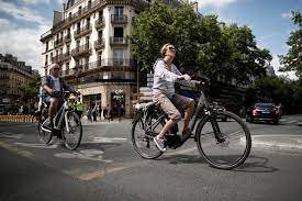 Франция сваля хората от колите и ги качва на велосипеди срещу 2 млрд. евро