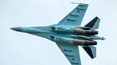 Шест руски самолета са прихванати от американски изтребители в международното