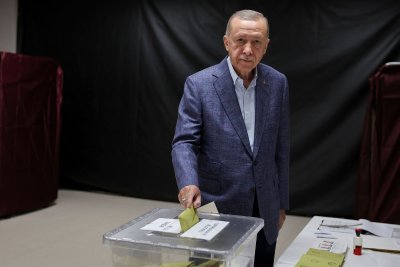 Ердоган гласува в Истанбул 