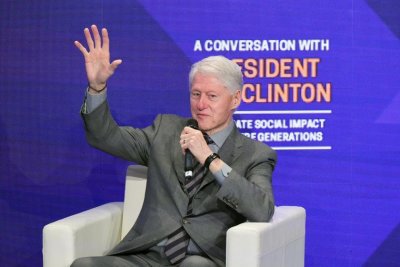 Бил Клинтън: Сътрудничеството работи по-добре от конфликта и авторитаризма