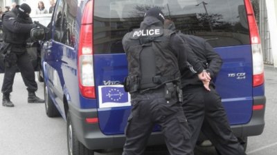 Служители на Второ РУ в София задържаха извършител на кражба