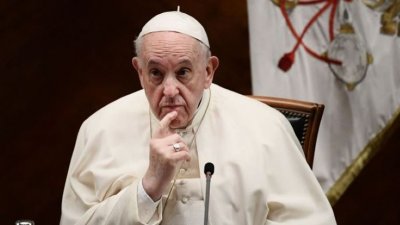 Папа Франциск: Само богатите в Италия могат да си позволят деца