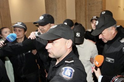 Първо в Lupa.bg: Убиецът на Ани и Явор замълча пред журналисти (Снимки)