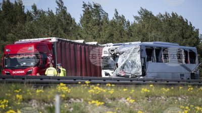 Най-малко 52 са ранените при катастрофата с полски автобус в Източна Германия