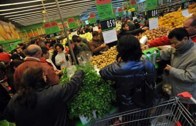 Оборотите в търговията на дребно в България нарастват с 1,1 на сто през март