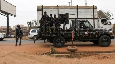 Въоръжени лица в югоизточна Нигерия са нападнали американски конвой и