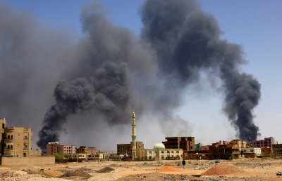 Мощни въздушни удари в столицата на Судан
