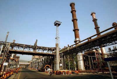 Индия отрича да заобикаля санкциите на ЕС на руския петрол