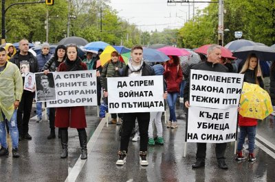 Протест срещу катастрофите затваря пътя Бургас- Созопол в неделя