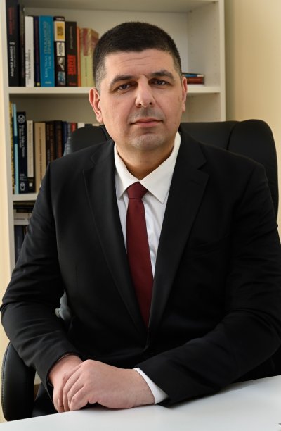 Лицето Джовани Фал…Гешев известно още като българин прокурор магистрат инструмент