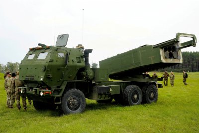 Полша получи първата партида ракетни установки HIMARS от Съединените щати