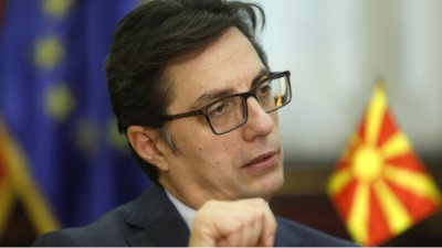 Македонският президент Стево Пендаровски одобри съставянето на черни списъци за