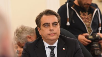 Асен Василев ще е министър на финансите в предстоящия ротационен