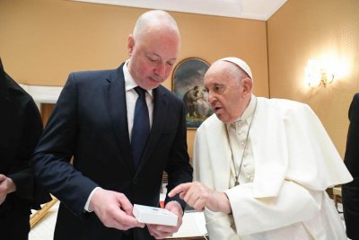 Среща на четири очи проведе с папа Франциск председателят на