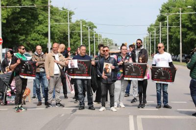 Пореден протест на бул. "Сливница" за справедливи наказания за убийците на пътя (СНИМКИ)