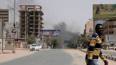 Спорадични сблъсъци между суданската армия и мощните паравоенни Сили за