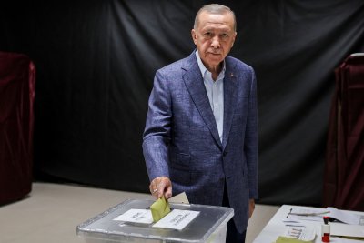 Президентът на Турция Реджеп Тайип Ердоган призова днес турските избиратели да открият